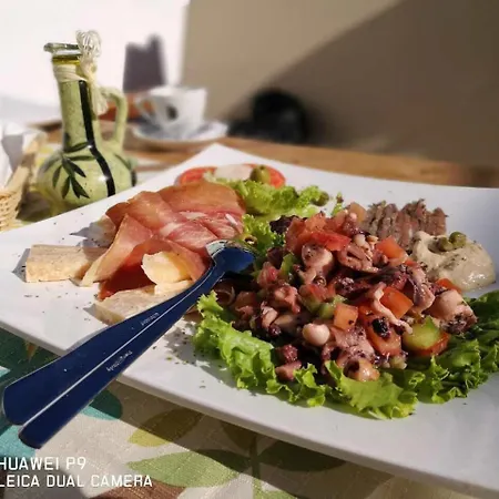 Rooms By The Sea Hvar - 8785 3*