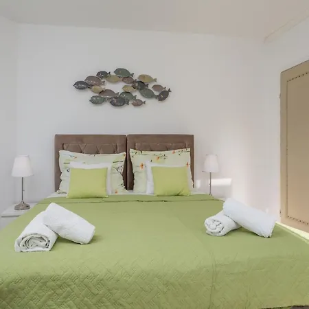 Rooms By The Sea Hvar - 8785 Guest house